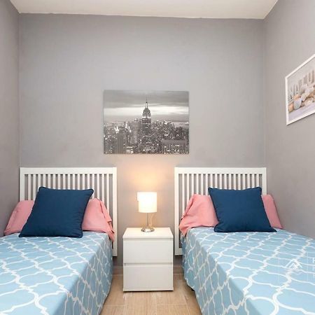 S12 - Beach Front Apartment --Free Wifi- Salou Dış mekan fotoğraf