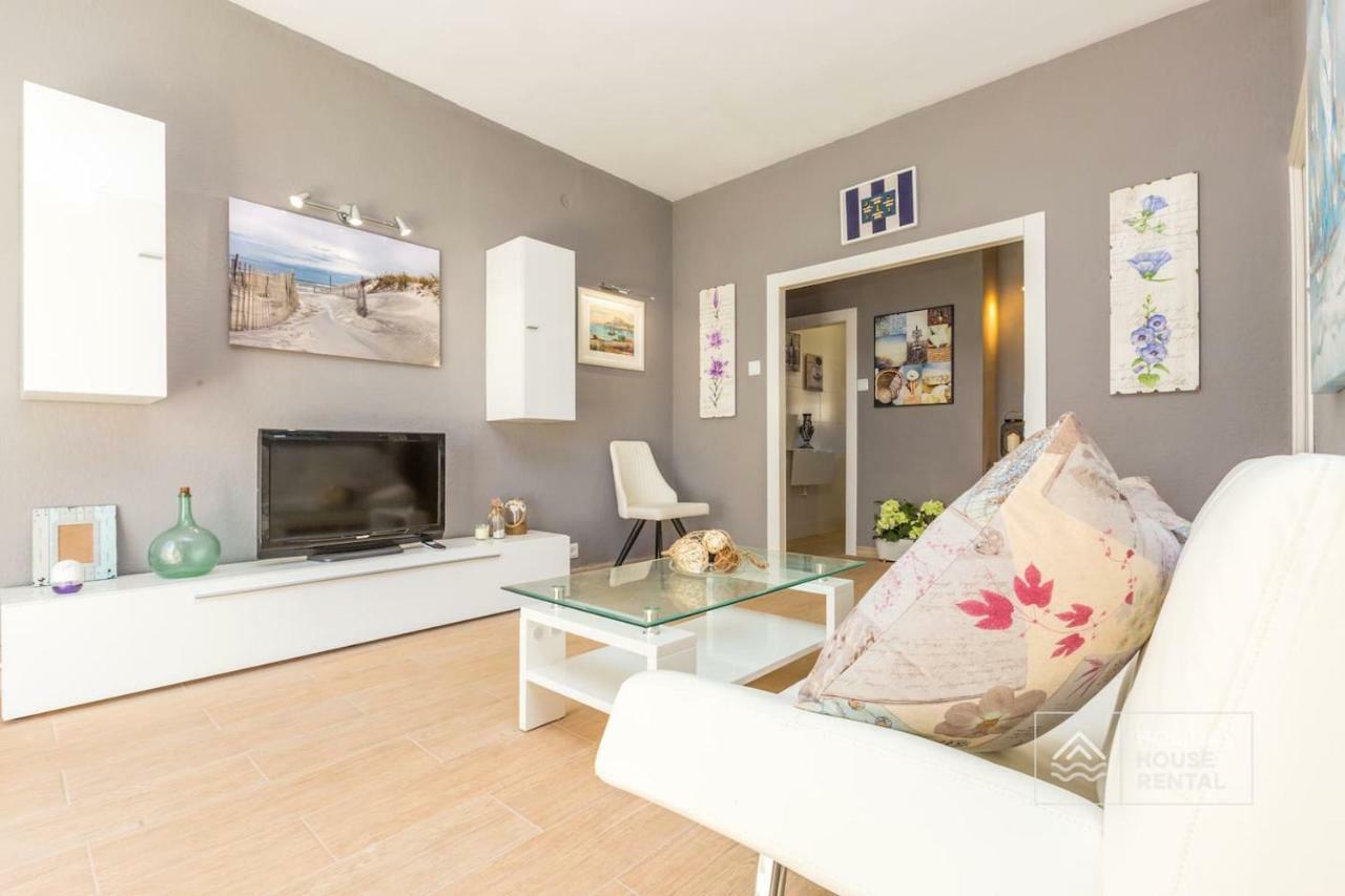 S12 - Beach Front Apartment --Free Wifi- Salou Dış mekan fotoğraf