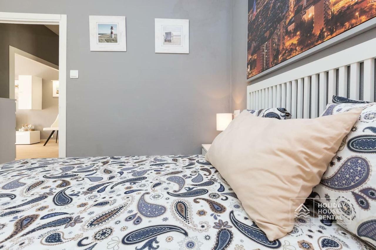 S12 - Beach Front Apartment --Free Wifi- Salou Dış mekan fotoğraf